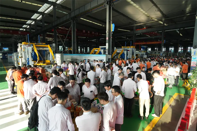 Der Vollmond bringt Freude und Spannung, und „Glücksspiel“ sorgt für Spannung! Die kuchentragende Würfelparty zum Mittherbstfest bei Quangong Machinery ging mit einem herzlichen Abschluss zu Ende