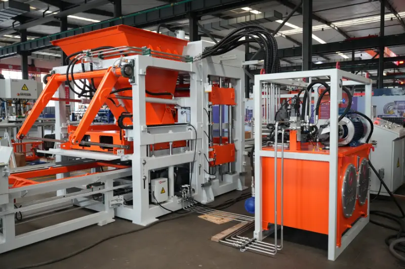 Intelligent und effizient, steigert Qualität und Produktivität: Die neue Ziegelproduktionslinie QT10 von Quangong Machinery Co., Ltd. sorgt für Furore